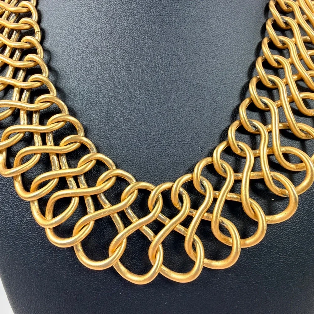 Vintage Anne Klein Necklace Chunky Gold Tone Bib Interlocking Figure 8 Links 17